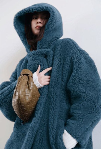 画像5: Women's mid-length  hooded lapel fashionable lamb wool  coat outer フード付きラペルフェイクファーラムウールミドルコート　アウター (5)