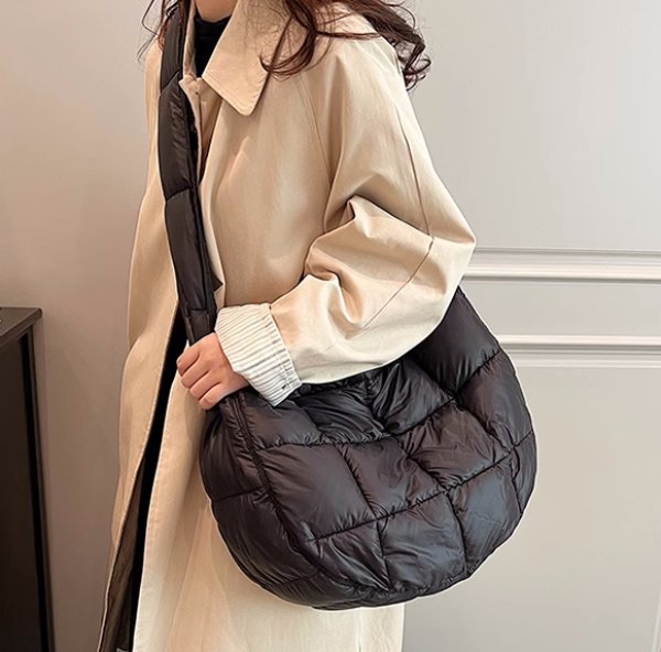 画像7: QUILT SINGLE SHOULDER CROSSBODY BAG　男女兼用ユニセックスキルティングシングルショルダークロスボディバッグショルダーバッグ (7)