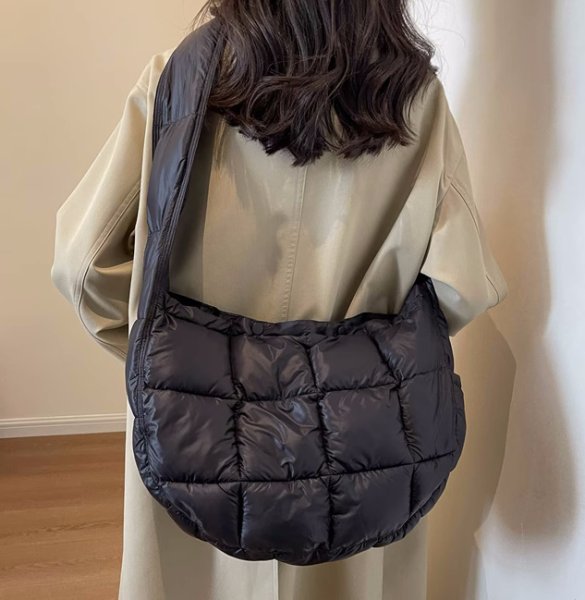 画像12: QUILT SINGLE SHOULDER CROSSBODY BAG　男女兼用ユニセックスキルティングシングルショルダークロスボディバッグショルダーバッグ (12)