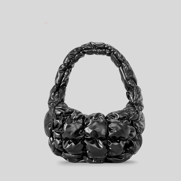 画像4: New mini pleated  QUILT SINGLE cloud SHOULDER CROSSBODY BAG　男女兼用ユニセックスキルティングミニクラウドシングルショルダークロスボディバッグショルダーバッグ (4)