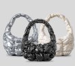 画像1: New mini pleated  QUILT SINGLE cloud SHOULDER CROSSBODY BAG　男女兼用ユニセックスキルティングミニクラウドシングルショルダークロスボディバッグショルダーバッグ (1)