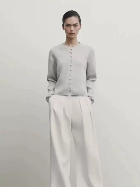 画像4: Women's Versatile Button Short Round Neck Knitted Cardigan sweater 　ファッションボタンショート丈ラウンドネックカーディガンセーターニット (4)