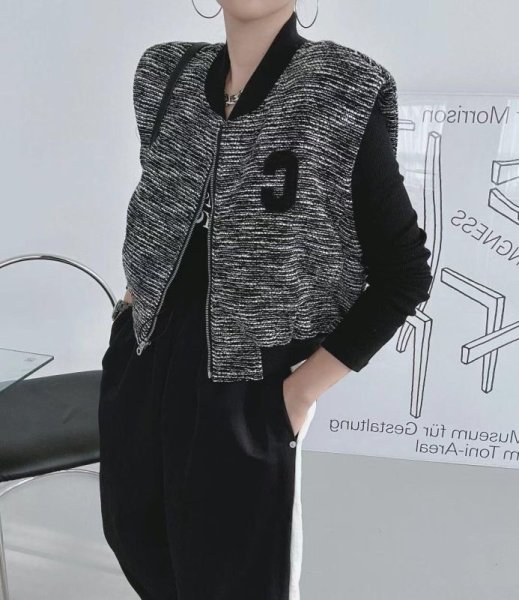 画像12: Women's V-neck letter patch design loose casual versatile sleeveless vest jacket　ツイードレターエンブレムVネックベストジレ (12)