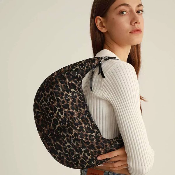 画像13: down armpit candy color crescent bag tote shoulder crossbody bag 　ダウンキャンディーカラーアンダーアームクロワッサン三日月型トートショルダークロスボディーポシェットバッグ (13)