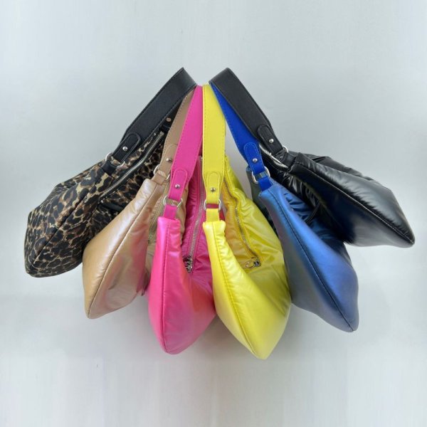 画像8: down armpit candy color crescent bag tote shoulder crossbody bag 　ダウンキャンディーカラーアンダーアームクロワッサン三日月型トートショルダークロスボディーポシェットバッグ (8)