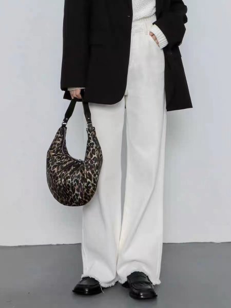 画像15: down armpit candy color crescent bag tote shoulder crossbody bag 　ダウンキャンディーカラーアンダーアームクロワッサン三日月型トートショルダークロスボディーポシェットバッグ (15)