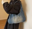 画像13: One Shoulder Denim Under Arm Tote Shoulder Bag 　デニムクロワッサン三日月型アンダーアームトートショルダーバッグ (13)