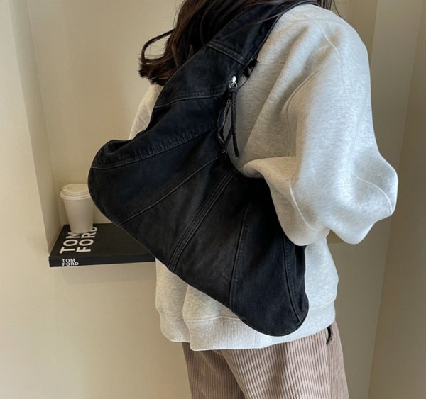 画像7: One Shoulder Denim Under Arm Tote Shoulder Bag 　デニムクロワッサン三日月型アンダーアームトートショルダーバッグ (7)