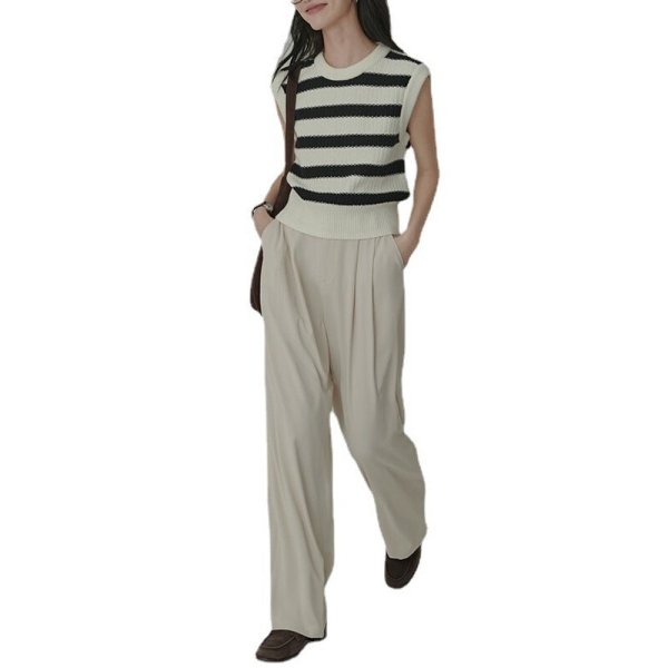 画像1: Women's black and white striped short high waisted round neck knitted vest sweater　ボーダーフラウンドネックショート丈ベストジレセーター (1)