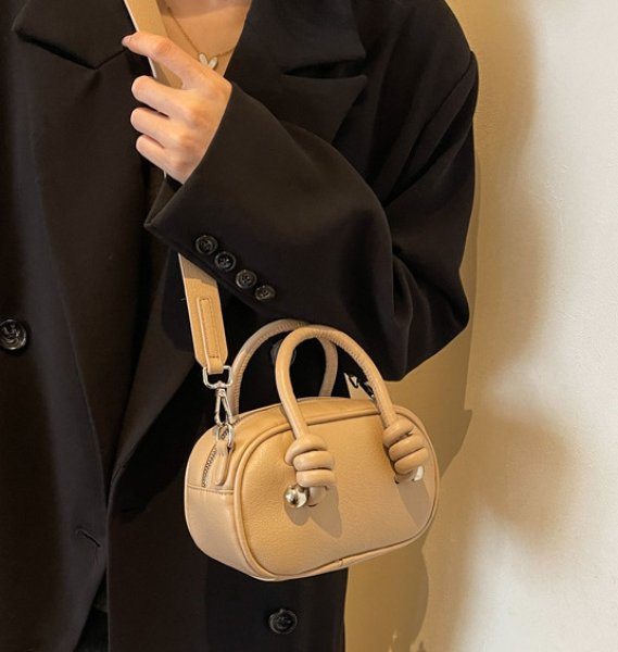 画像10:  Leather knot detail mini bag Tote Shoulder Bag Underarm bag 　ノットディティールレザートートショルダアンダーアームバッグ (10)