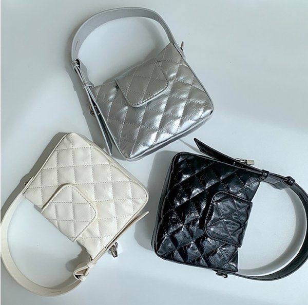 画像10: quilted leather Mini tote shoulder 2WAY bag　ユニセックス男女兼用キルティングレザー ミニトートショルダーバッグ (10)