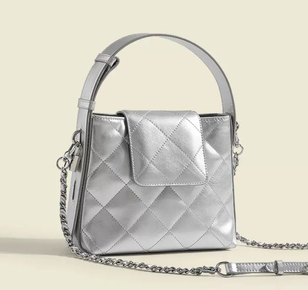 画像12: quilted leather Mini tote shoulder 2WAY bag　ユニセックス男女兼用キルティングレザー ミニトートショルダーバッグ (12)