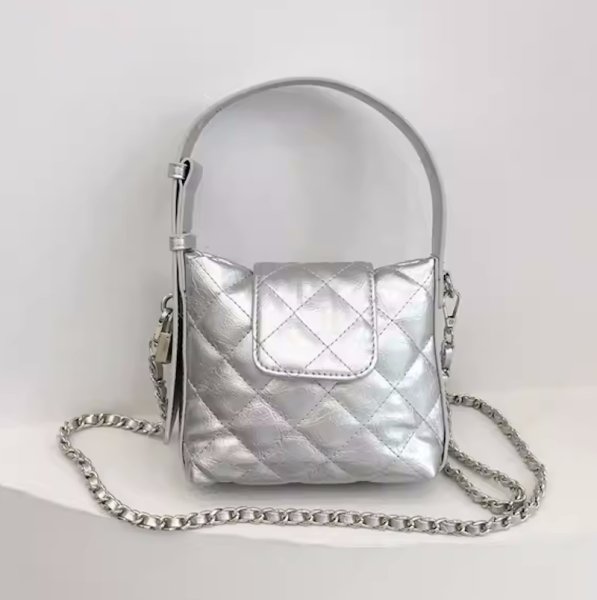 画像17: quilted leather Mini tote shoulder 2WAY bag　ユニセックス男女兼用キルティングレザー ミニトートショルダーバッグ (17)