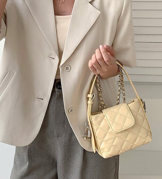 画像8: quilted leather Mini tote shoulder 2WAY bag　ユニセックス男女兼用キルティングレザー ミニトートショルダーバッグ (8)