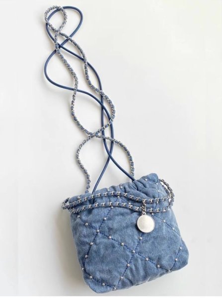 画像2: silver studs Denim Diamond Car Stitch Single Chain Shoulder Crossbody  Tote Bag　シルバースタッズ付きデニムダイアモンドステッチチェーンショルダークロスボディートートバッグ (2)