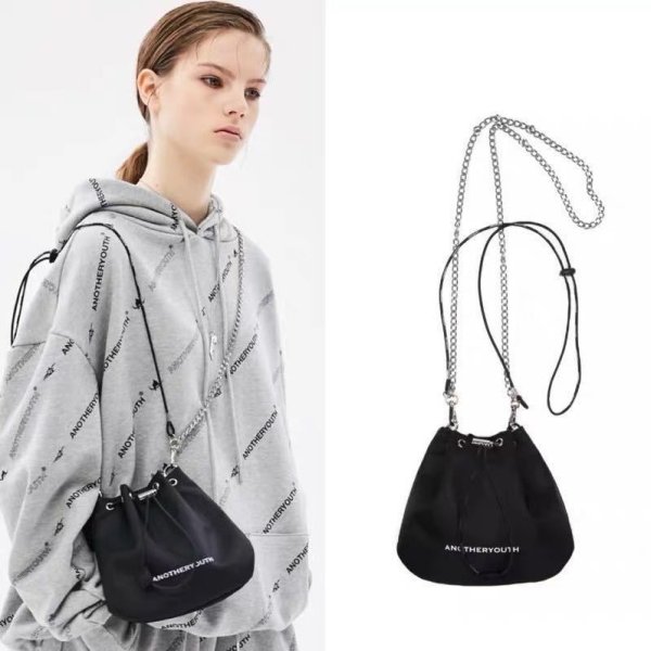 画像8:  chain drawstring  small bucket chain drawstring nylon waterproof small  crossbody bag Tote Shoulder Bag　バケットチェーン巾着ナイロン防水スモールクロスボディバッグトートショルダーバッグ (8)