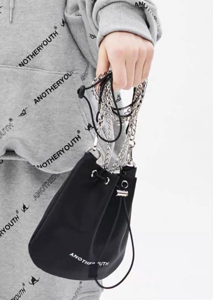 画像7:  chain drawstring  small bucket chain drawstring nylon waterproof small  crossbody bag Tote Shoulder Bag　バケットチェーン巾着ナイロン防水スモールクロスボディバッグトートショルダーバッグ (7)