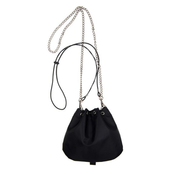 画像10:  chain drawstring  small bucket chain drawstring nylon waterproof small  crossbody bag Tote Shoulder Bag　バケットチェーン巾着ナイロン防水スモールクロスボディバッグトートショルダーバッグ (10)