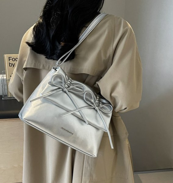 画像8: leather ribbon square crossbody bag　レザーリボンスクエアクロスボディバッグトートショルダー２WAYバッグ (8)