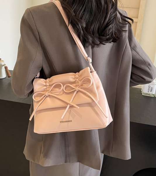 画像12: leather ribbon square crossbody bag　レザーリボンスクエアクロスボディバッグトートショルダー２WAYバッグ (12)