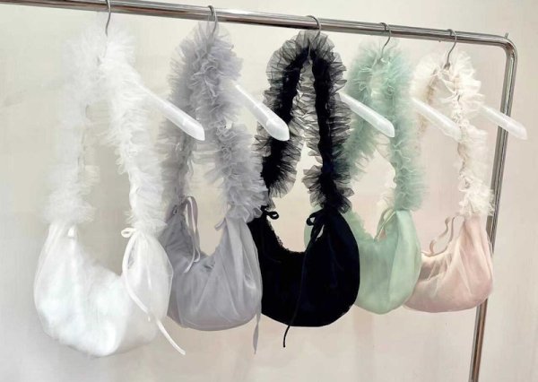 画像2: Ruffle pleated drawstring messenger bag Underarm tote shoulder bag　フリルプリーツ巾着メッセンジャー アンダーアームトートショルダーバッグ (2)