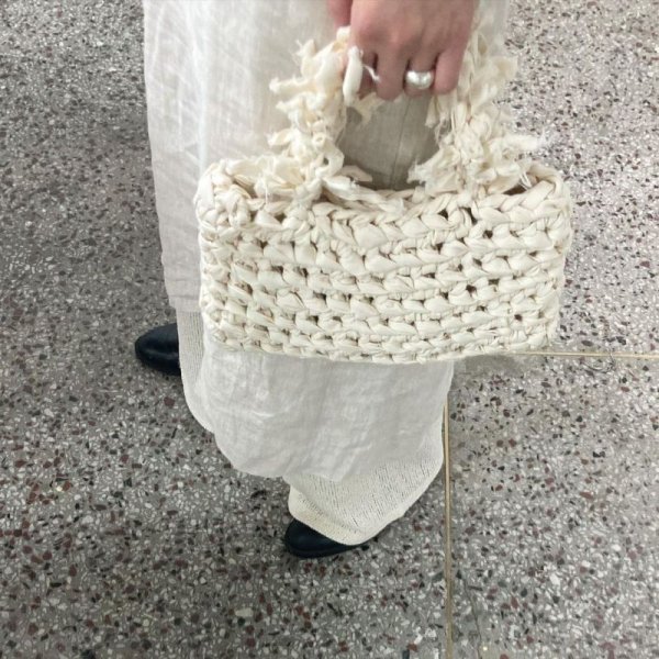画像1: Handheld pleated fringe basket tote bag　ハンドヘルド プリーツフリンジ 籠かごトートバッグ (1)