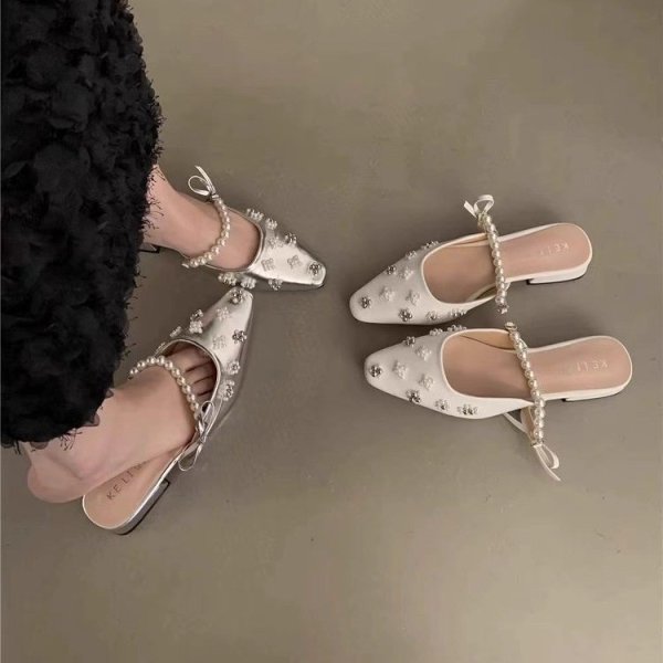 画像3: Low heel leather pearl strap & pearl flower French evening toe cap half pumps Slippers レザーローヒールパールフラワー＆パールストラップハーフパンプス ミュール　サンダルスリッパ (3)