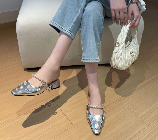 画像7: Low heel leather pearl strap & pearl flower French evening toe cap half pumps Slippers レザーローヒールパールフラワー＆パールストラップハーフパンプス ミュール　サンダルスリッパ (7)