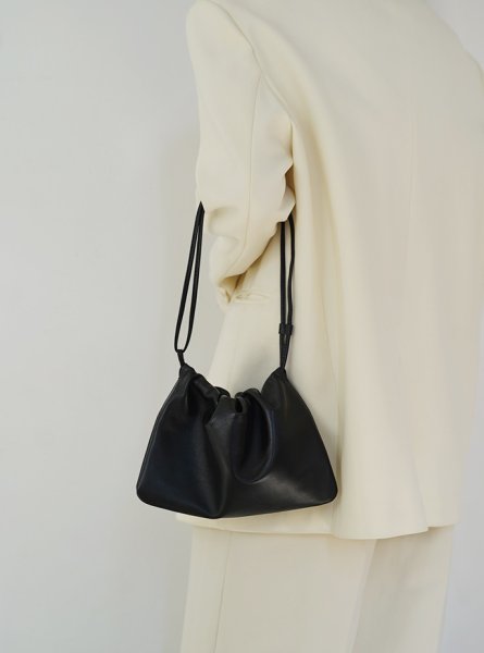 画像7:  soft leather drawstring bag One shoulder High-end pleated cloud bag  tote bag　レザー巾着ワンショルダープリーツクラウドトートショルダーポシェットバッグ (7)