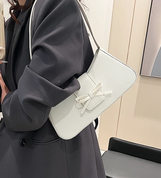 画像9:  leather Ribbon Underarm Tote Shoulder Bag　レザーワンショルダーリボン付きアンダーアームトートショルダーバッグ (9)