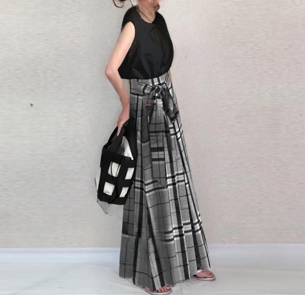 画像4: Women's Check traditional pleated long pleated skirt  long maxi length　チェック柄プリーツミディアムロング丈スカート (4)