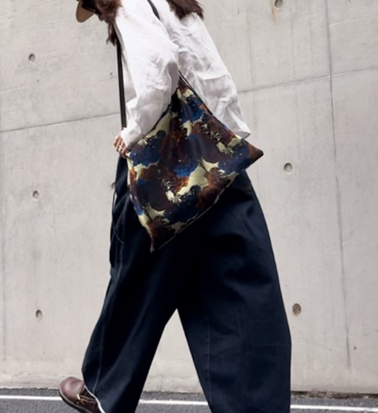 画像13:  large capacity high-end 2-sided print shoulder tote  crossbody  bag　2面プリントショルダークロスボディートートバッグ (13)