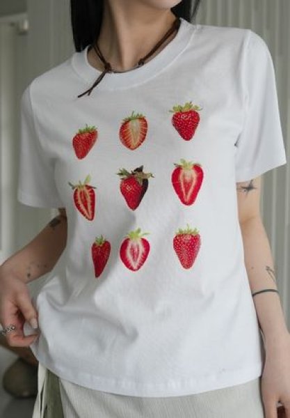画像1: Strawberry Print  graffiti paint short sleeve T-shirt　ストロベリー苺グラフィック落書きペイントラウンドネック半袖 Tシャツ (1)