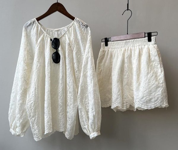 画像4: Women's Tencel embroidered sunproof shirt blouse and shorts setup 　テンセル刺繍ブラウス＆パンツセットアップ (4)