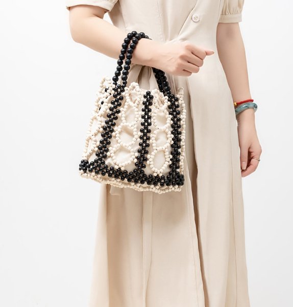 画像4: Wooden bead contrast color handmade tote bag　木製ビーズコントラストカラー ハンドメイドトートバッグ (4)