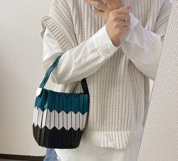 画像11: Geometric Rhombus Bucket Tote Bag　幾何学菱形バケットトートアンダーアームバッグ (11)