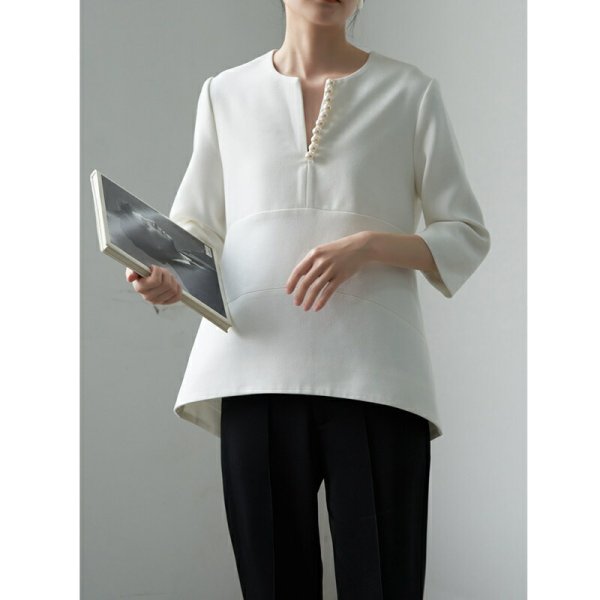 画像2: Women's V-neck 3/4 sleeve pearl blouse　Vネックパール付き7分袖シャツブラウス (2)
