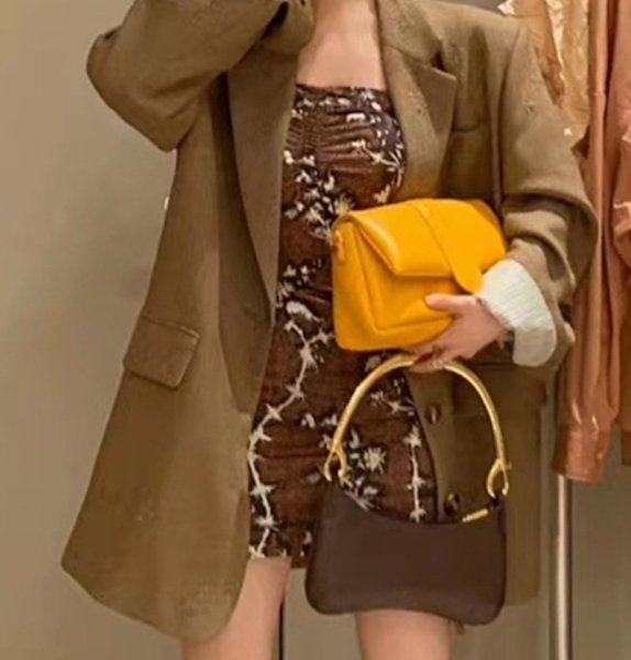 画像6: Metal handle leather underarm tote shoulder bag　メタルハンドルレザークロワッサントートバッグ (6)