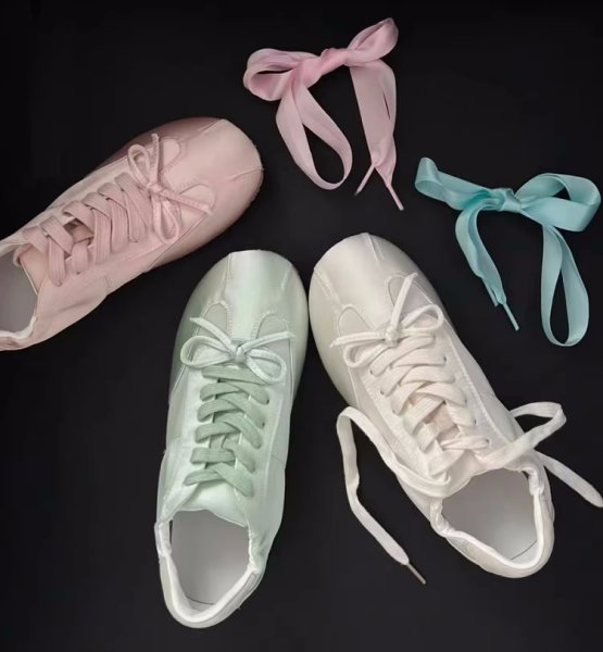 画像4: Flat sneakers with satin ribbons Ballerina shoes lace-up 　男女兼用ユニセックスサテンリボン付きフラットスニーカー バレリーナシューズレースアップスニーカー (4)