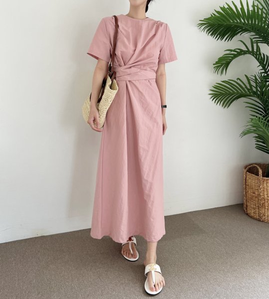 画像3: Women's irregular strap design waist slimming back slit short-sleeved dress　　イレギュラーデザイン膝下ミディアム丈ウエストスリミングワンピースドレス (3)