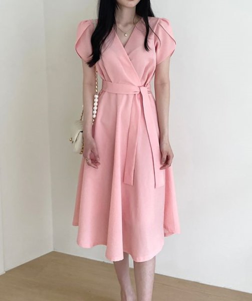 画像7: Women's V-neck strap waist slimming mid-length petal sleeve dress　　Vネックチュリップ袖ウエストストリング膝下ミディアム丈ワンピースドレス (7)