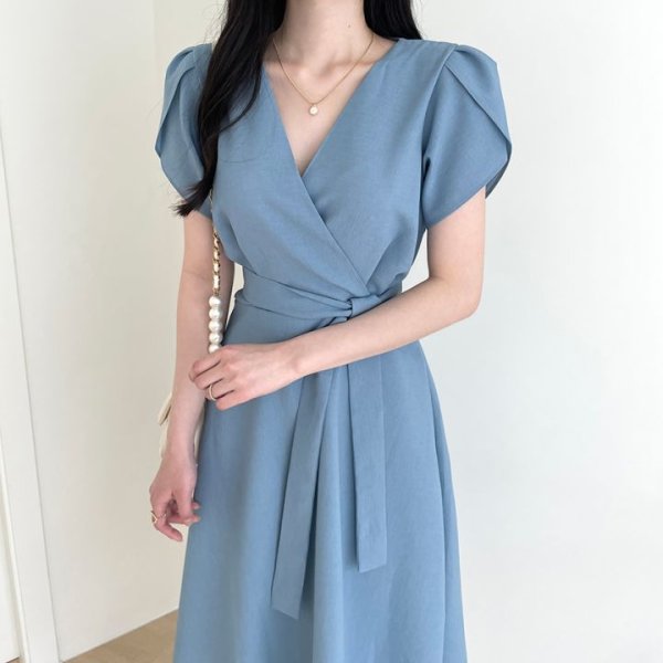 画像6: Women's V-neck strap waist slimming mid-length petal sleeve dress　　Vネックチュリップ袖ウエストストリング膝下ミディアム丈ワンピースドレス (6)