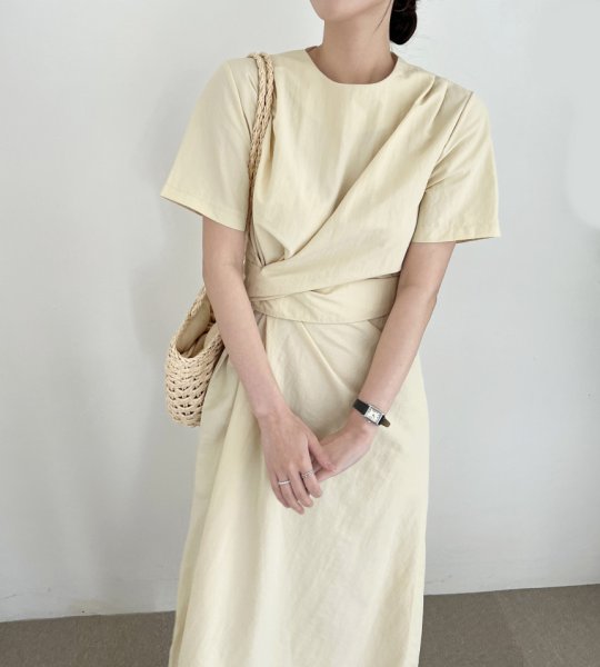 画像11: Women's irregular strap design waist slimming back slit short-sleeved dress　　イレギュラーデザイン膝下ミディアム丈ウエストスリミングワンピースドレス (11)