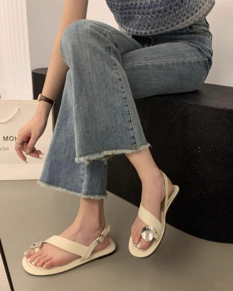 画像4: Women's  Thong leather sandals with metal detailing Slippers　 メタル付きトングレザーフラットサンダル スリッパ  (4)