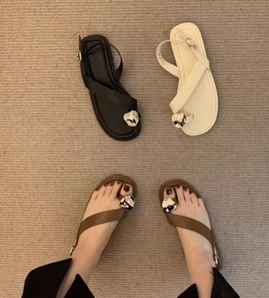 画像14: Women's  Thong leather sandals with metal detailing Slippers　 メタル付きトングレザーフラットサンダル スリッパ  (14)