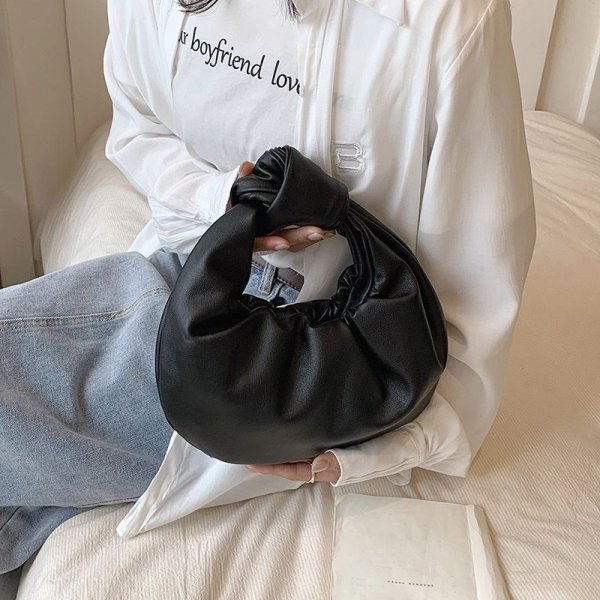 画像12: Leather one-handle croissant half-moon tote bag　レザーワンハンドルクロワッサン半月トートバッグ (12)