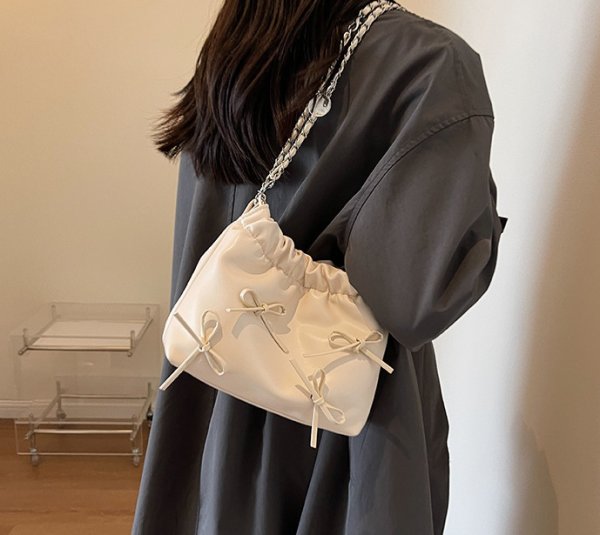 画像8: Leather 3D Ribbon Quilted Bag Chain Tote Shoulder Bag　　レザーリボン付きキルティングバックチェーントートショルダーバッグ (8)