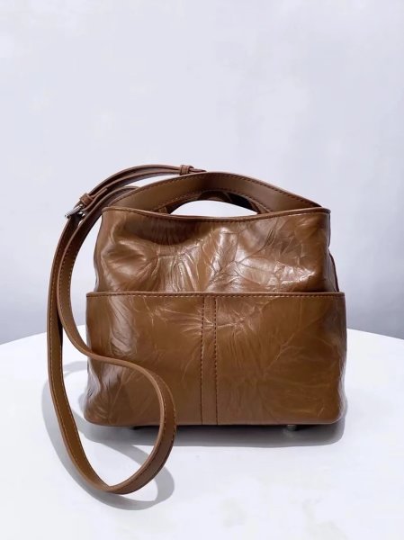 画像2: Dual-purpose shoulder and crossbody bag　レザーデュアルパーパスショルダートートバッグ (2)