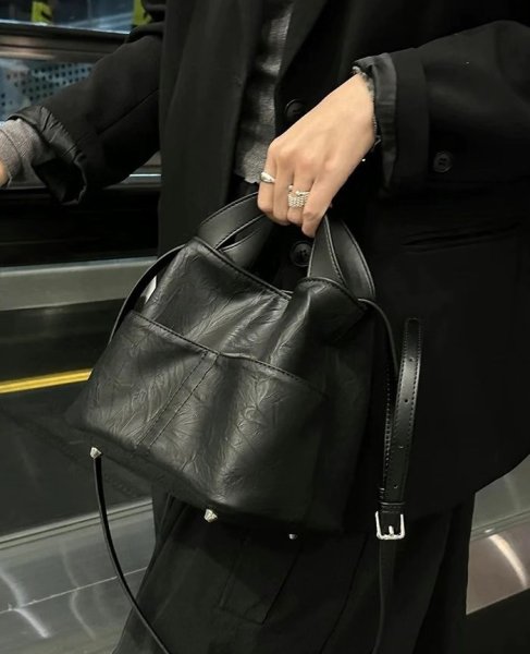 画像4: Dual-purpose shoulder and crossbody bag　レザーデュアルパーパスショルダートートバッグ (4)