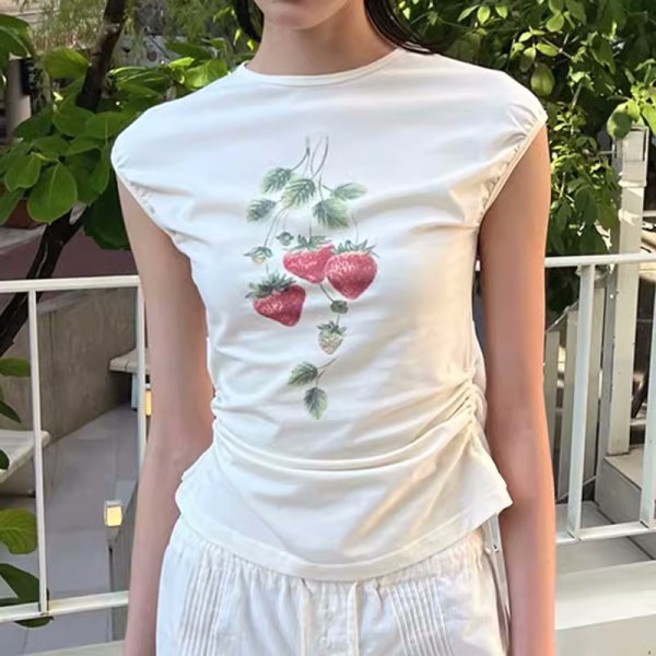 画像2: Strawberry print round neck short length T-shirt　　ストロベリープリントラウンドネックショート丈Tシャツ (2)